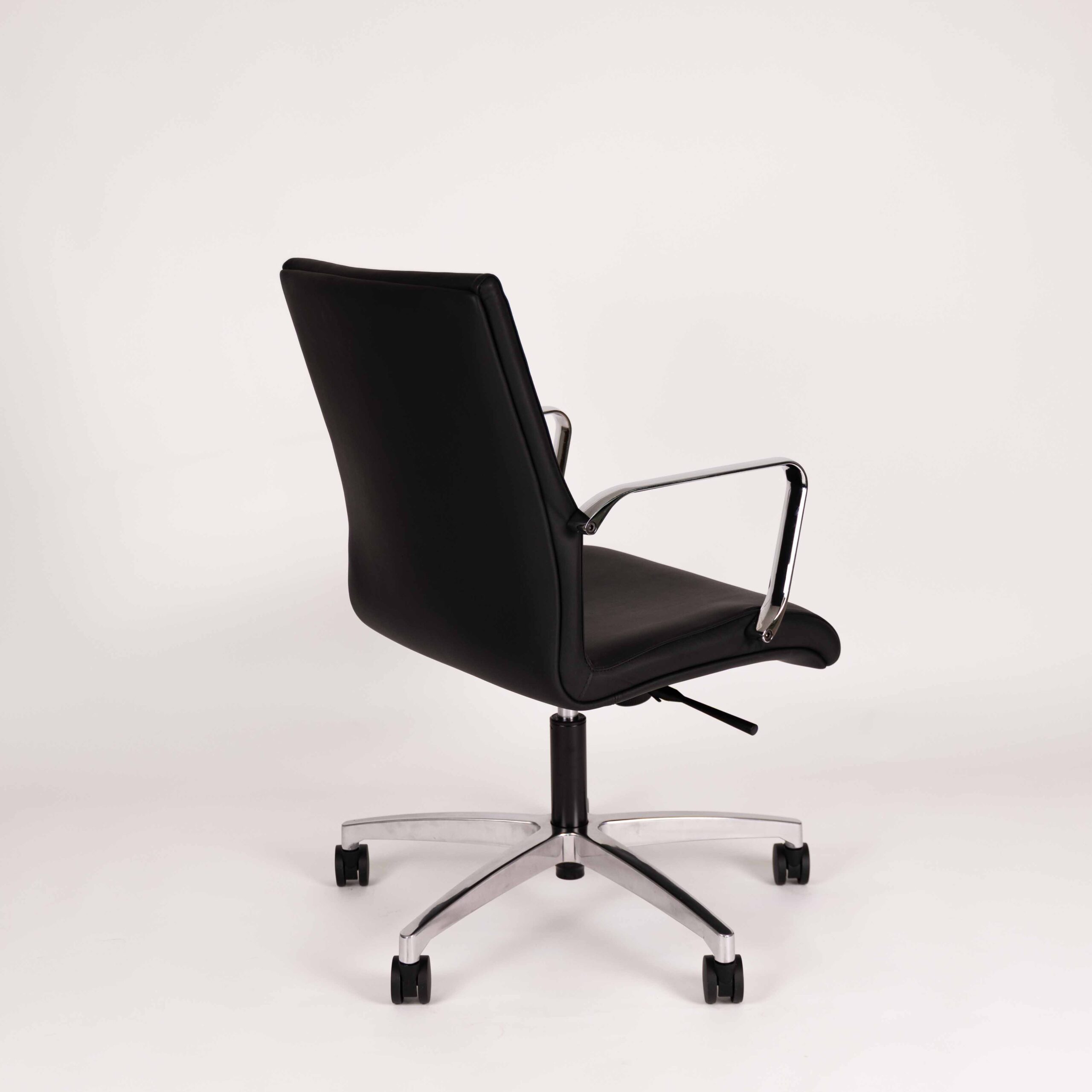 Black Leather | Polished Aluminium Base