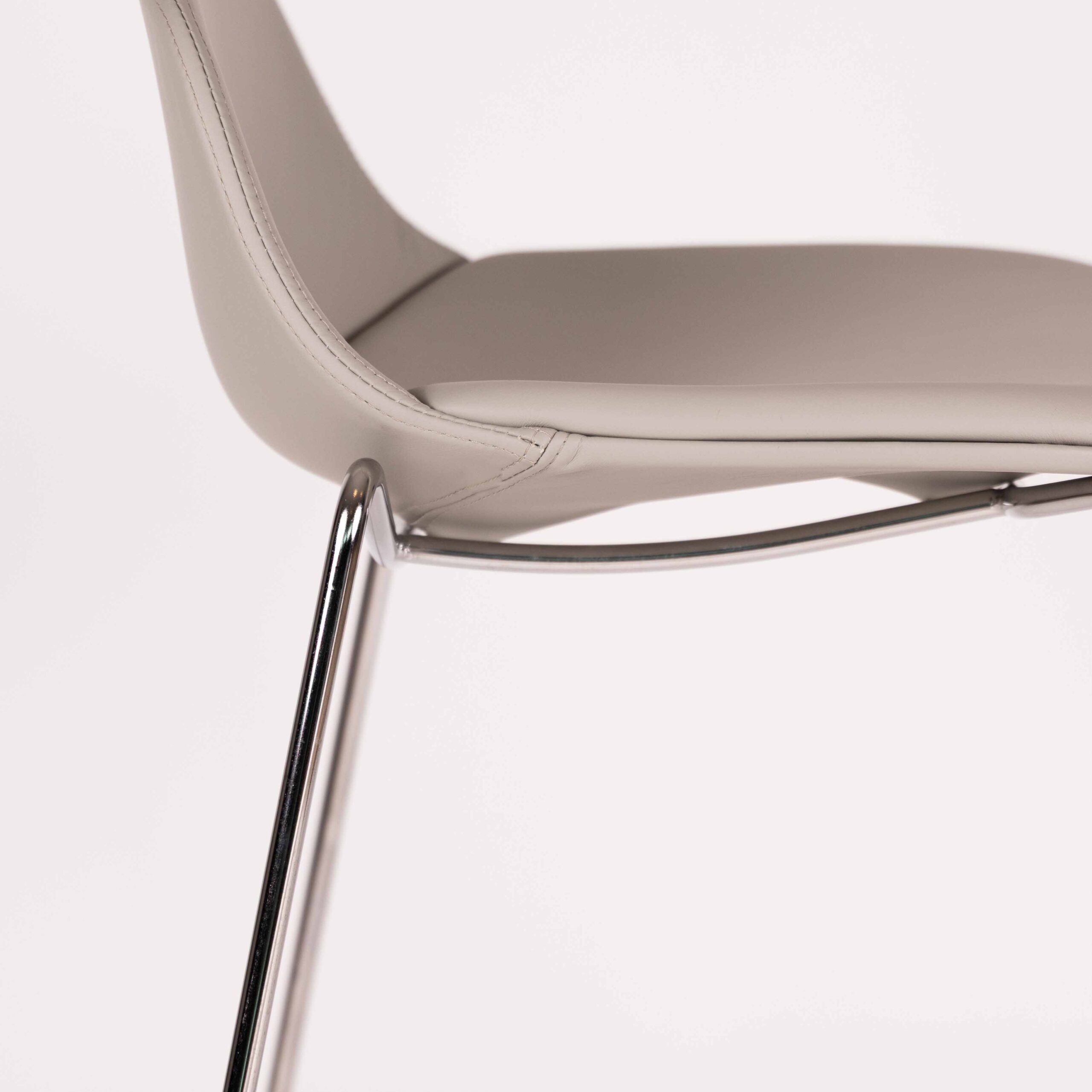 Luxe upholstered | Polished aluminium base 650H