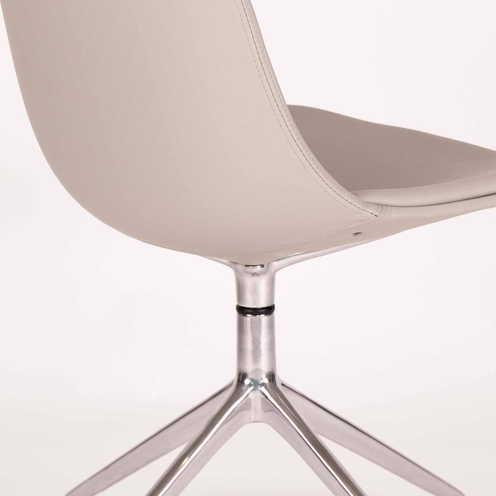 Pelle, Silverfish | Polished Aluminium Base