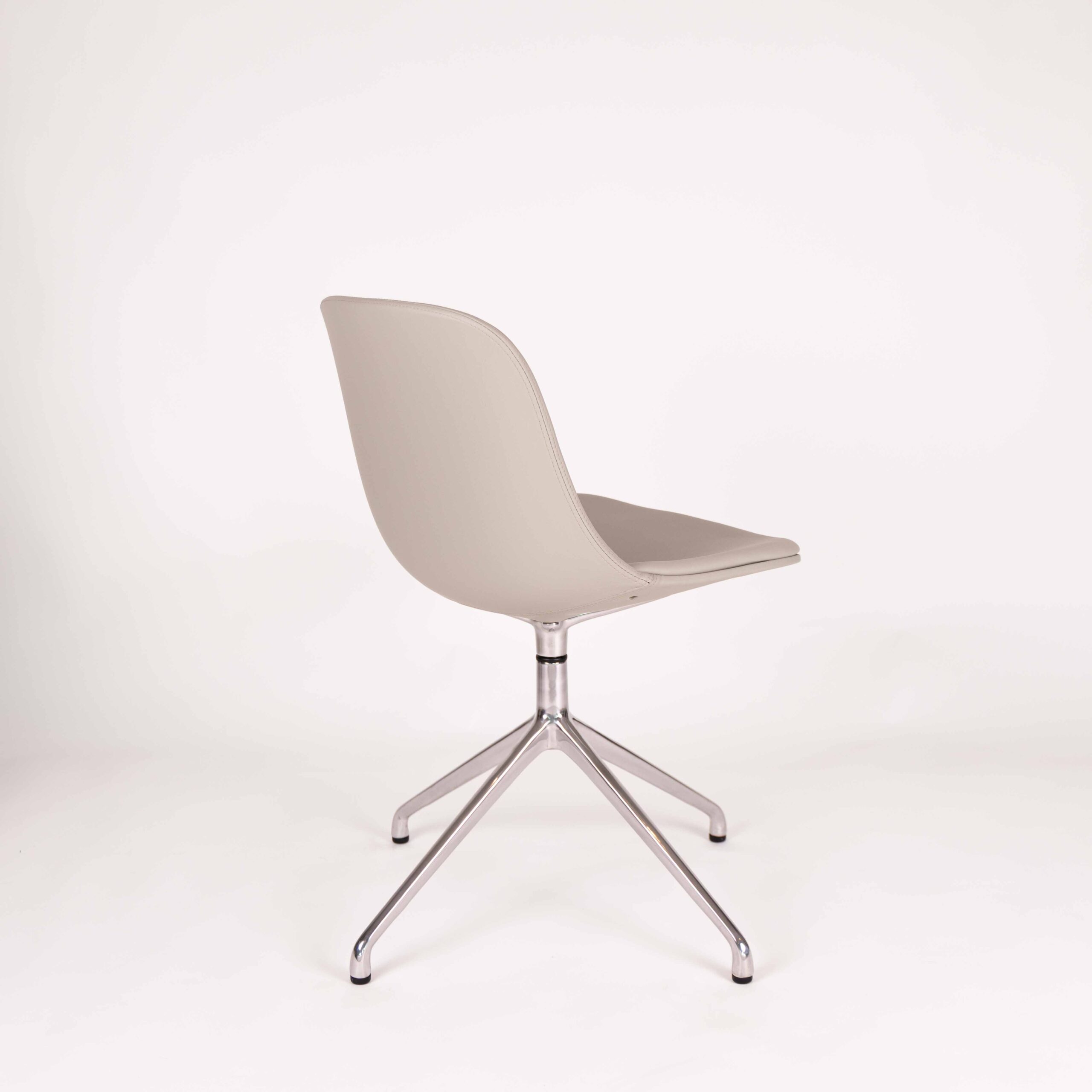 Pelle, Silverfish | Polished Aluminium Base