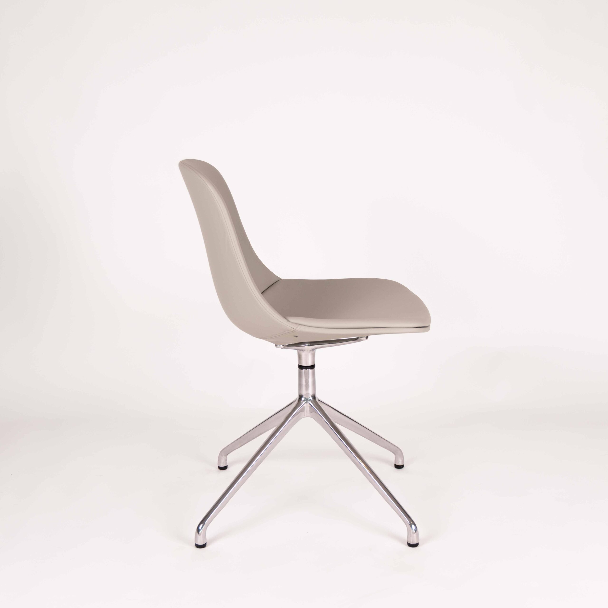 Pelle, Silverfish | Polished Aluminium Base