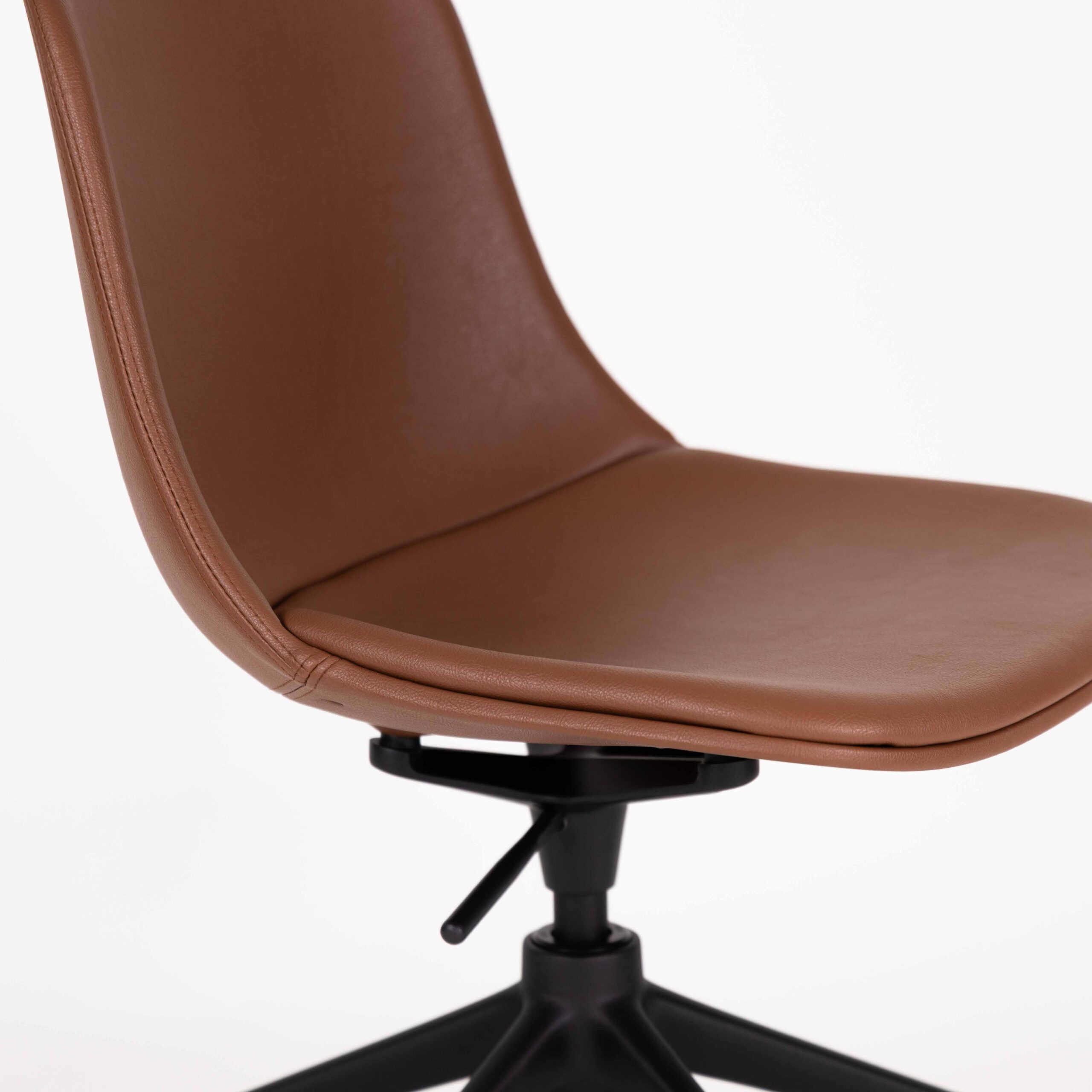 New Victoria, Russett | Black Base