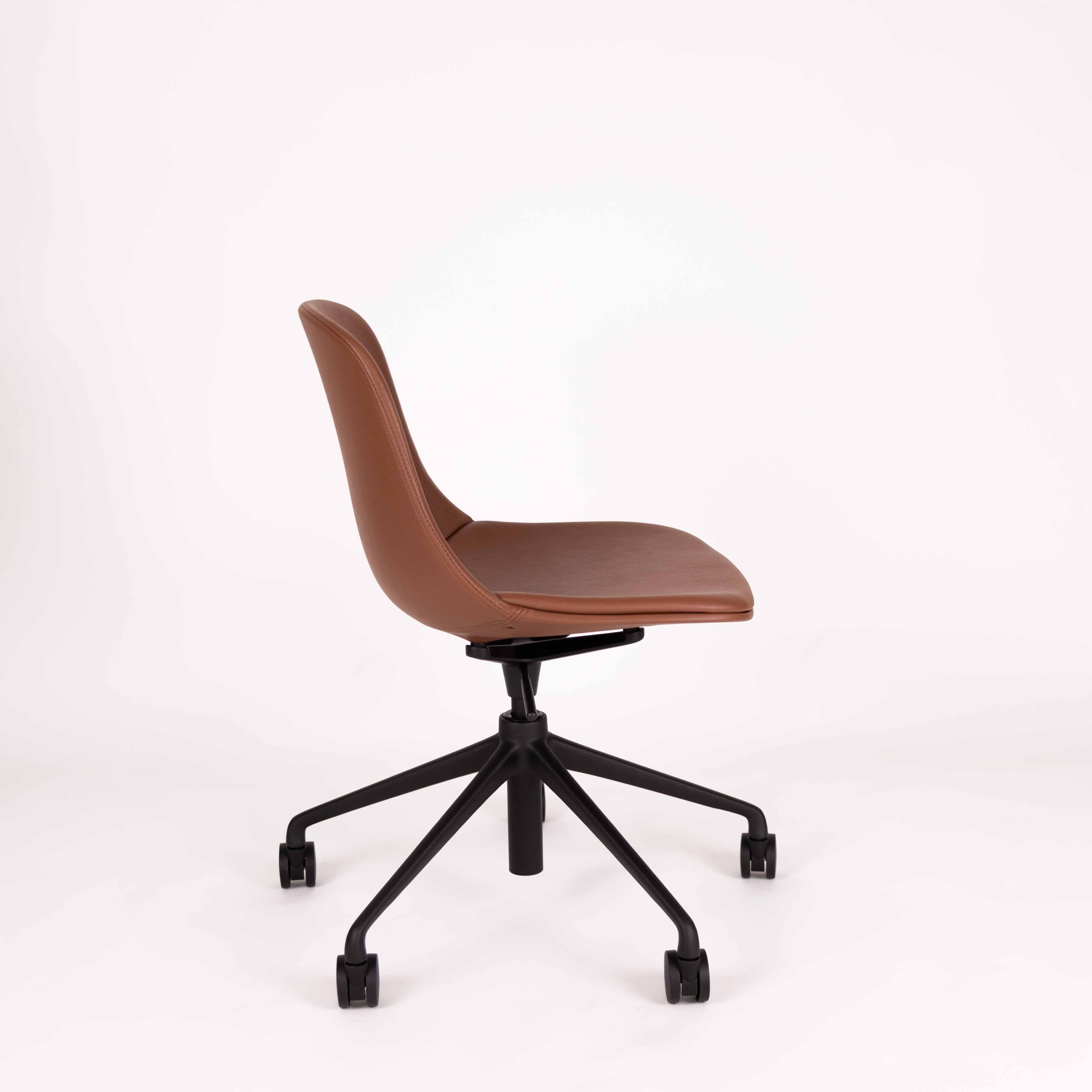 New Victoria, Russett | Black Base